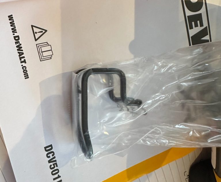 DeWalt DCV501LN Stick Vac Box Opening Support