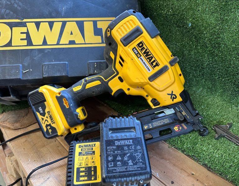 DeWalt DCV501LN Stick Vac Support DeWalt DCV501LN Stick Vac Box Opening Support